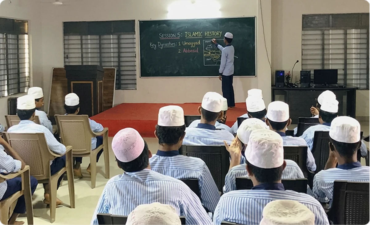 Class 10 students at Imam Shafi (RAH) School learning through traditional methods before Smart Classroom adoption